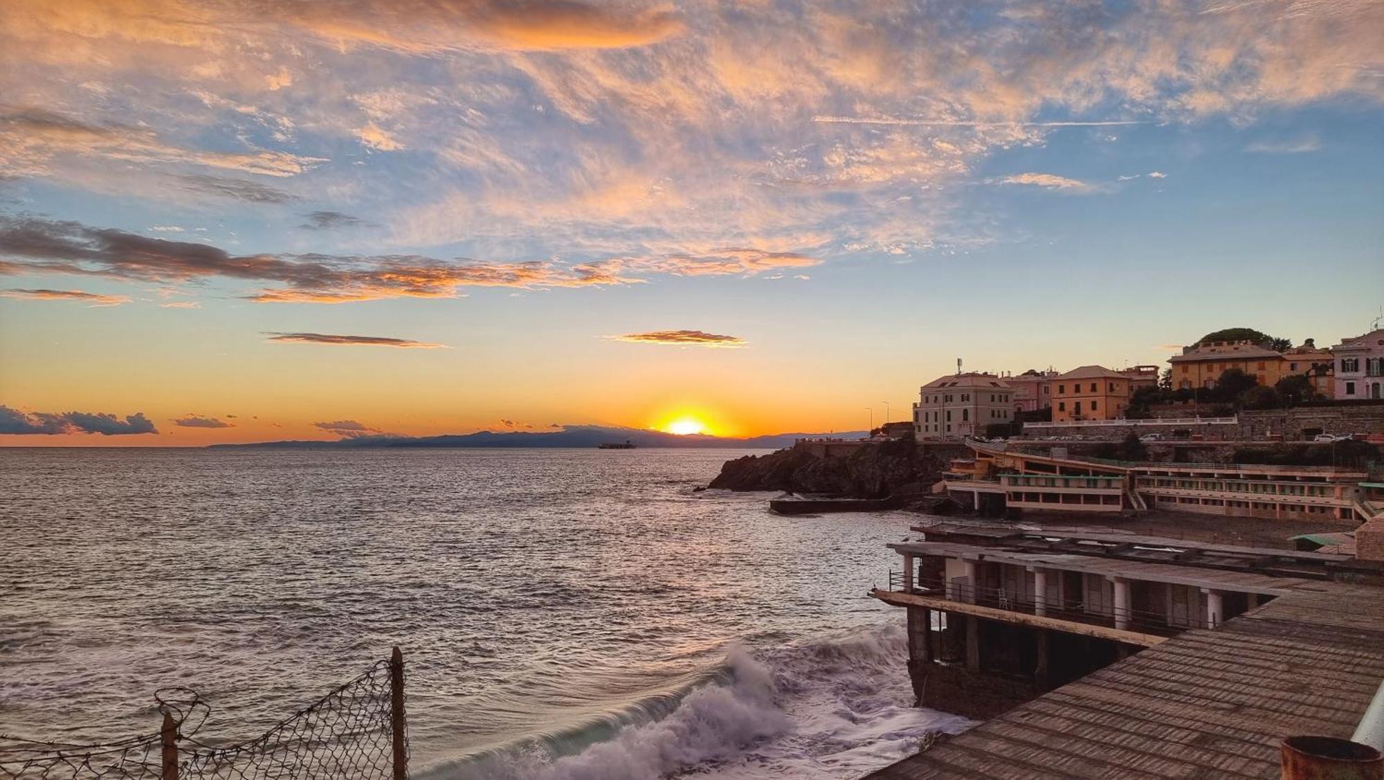 Apartment Mansarda Azzurra, 8 Min Dal Mare, 3 Min Dall'ospedale Pediatrico Genua
