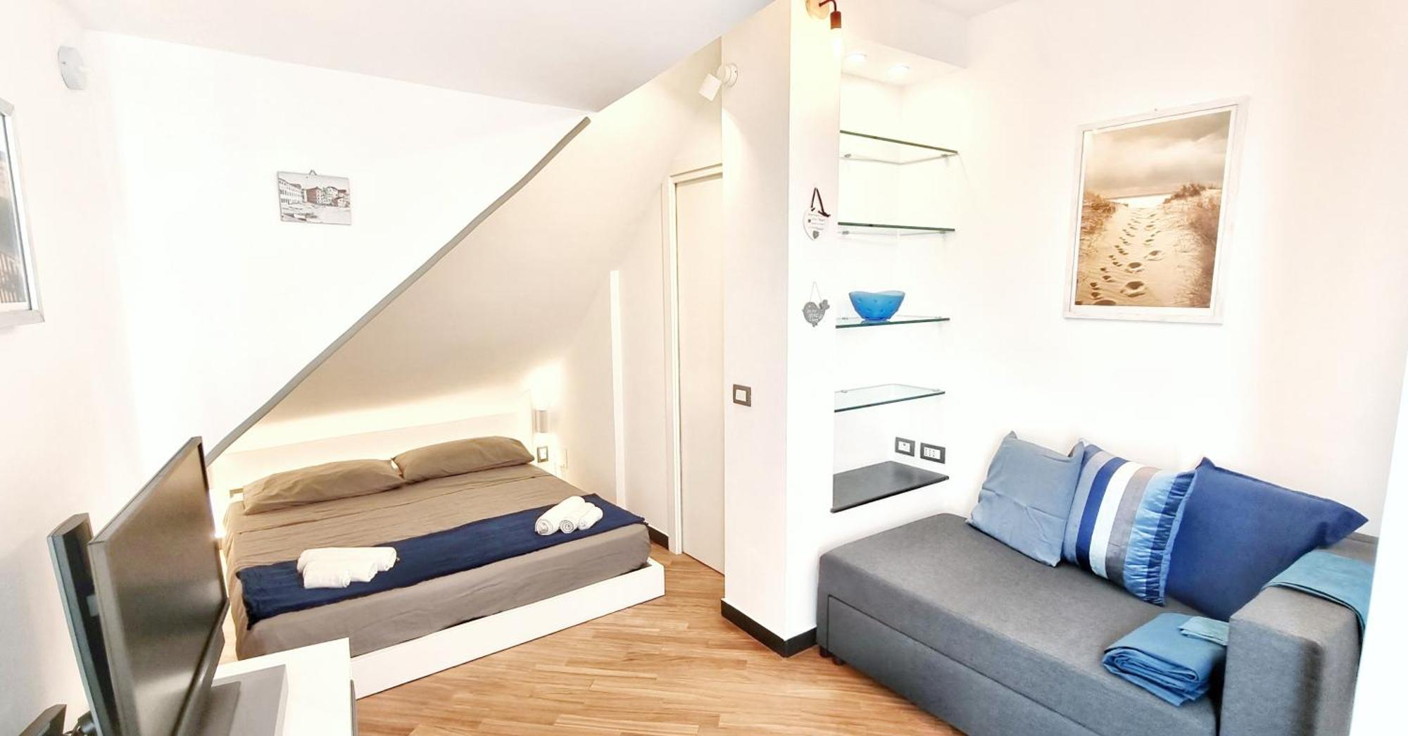 Apartment Mansarda Azzurra, 8 Min Dal Mare, 3 Min Dall'ospedale Pediatrico
